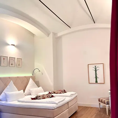 Nachtquartier Burg Flamersheim