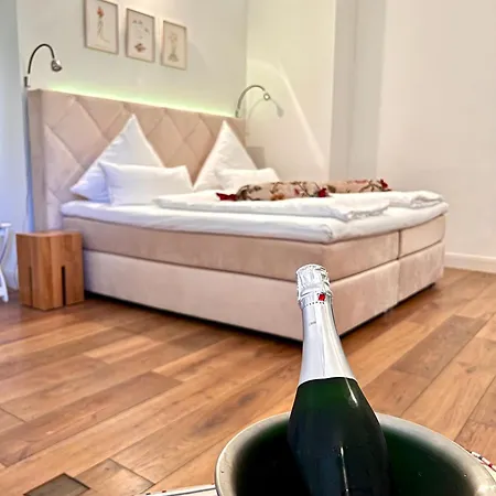 Nachtquartier Burg Flamersheim *