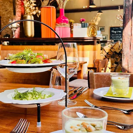 Otel Nachtquartier Burg Flamersheim