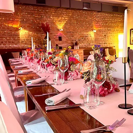 Nachtquartier Burg Flamersheim *