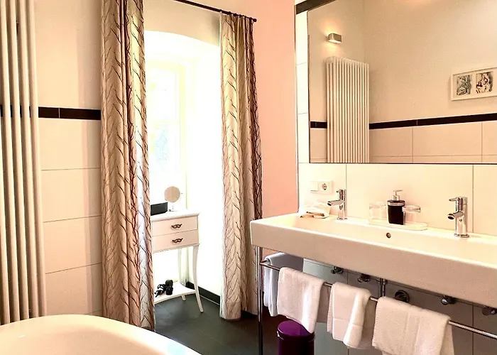 Hotell Nachtquartier Burg Flamersheim