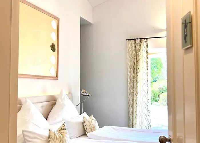 Nachtquartier Burg Flamersheim Hotell